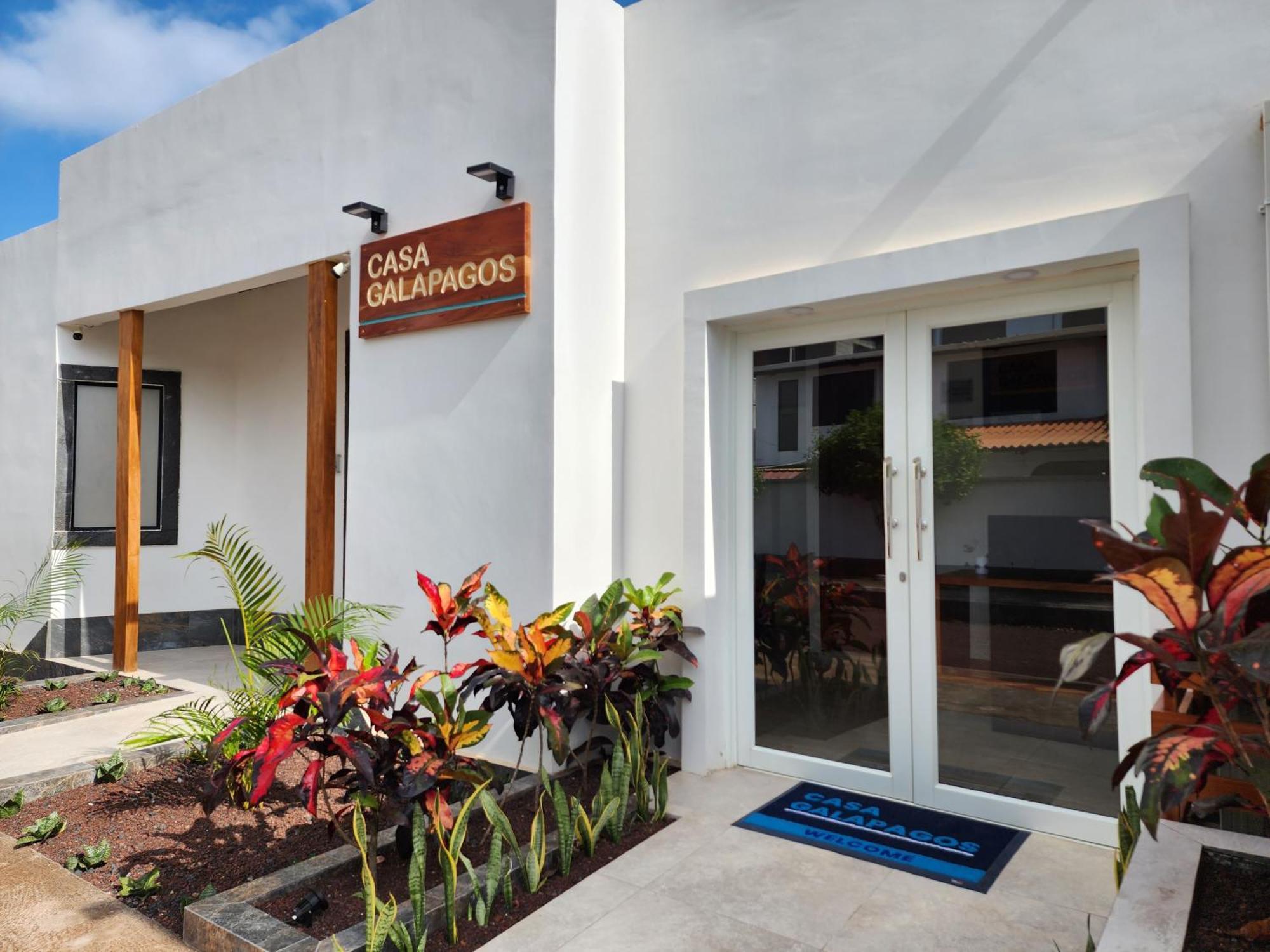 Casa Galapagos By Hostal Fragata Пуэрто-Айора Экстерьер фото